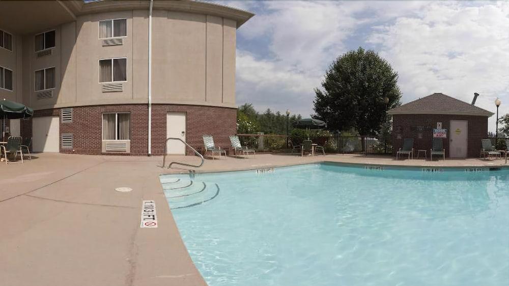 Comfort Inn & Suites Бревард Экстерьер фото
