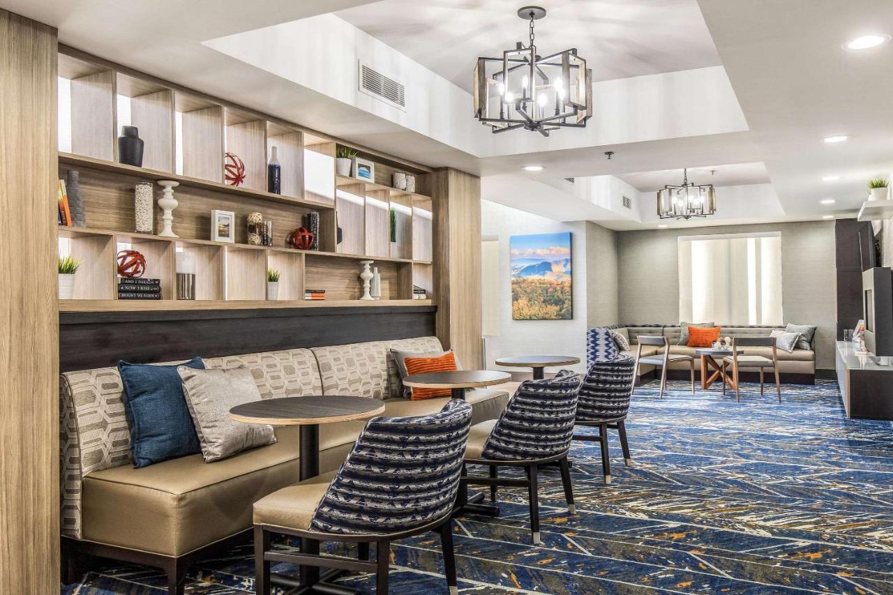 Comfort Inn & Suites Бревард Экстерьер фото