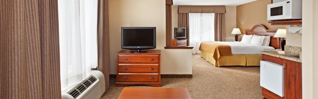 Comfort Inn & Suites Бревард Экстерьер фото