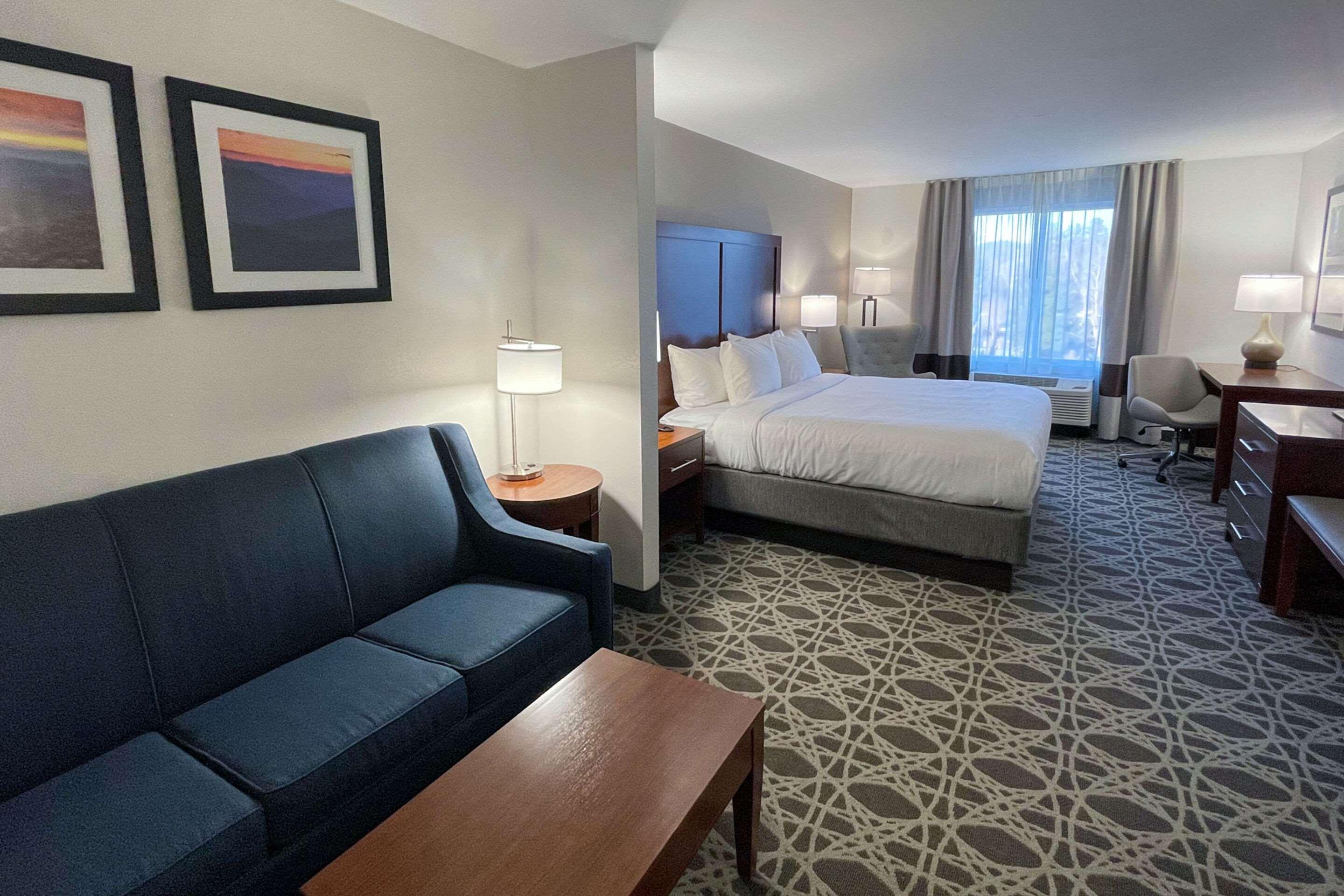 Comfort Inn & Suites Бревард Экстерьер фото
