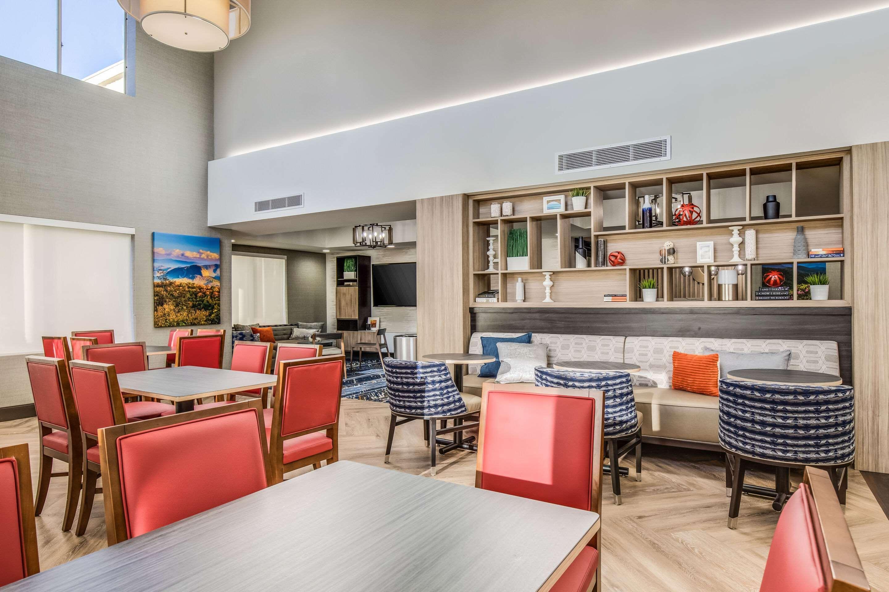 Comfort Inn & Suites Бревард Экстерьер фото