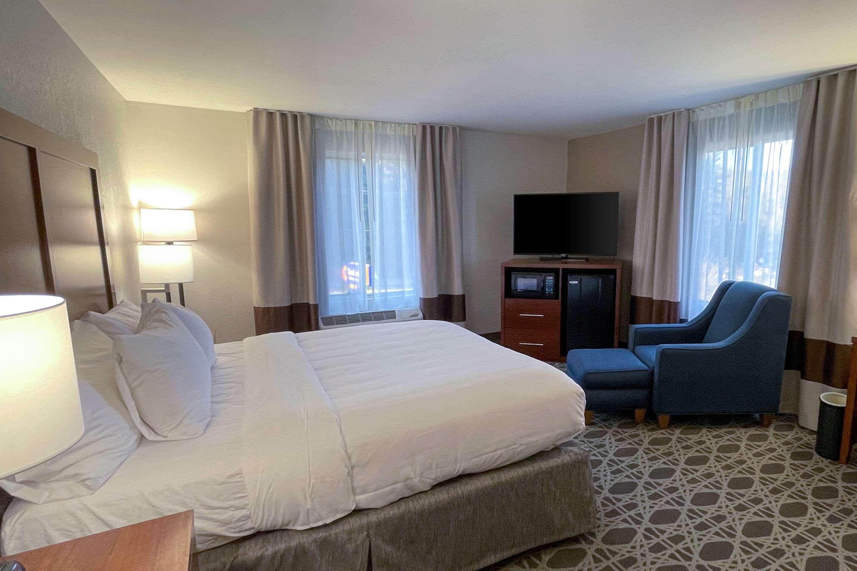 Comfort Inn & Suites Бревард Экстерьер фото