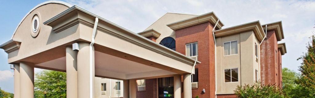 Comfort Inn & Suites Бревард Экстерьер фото