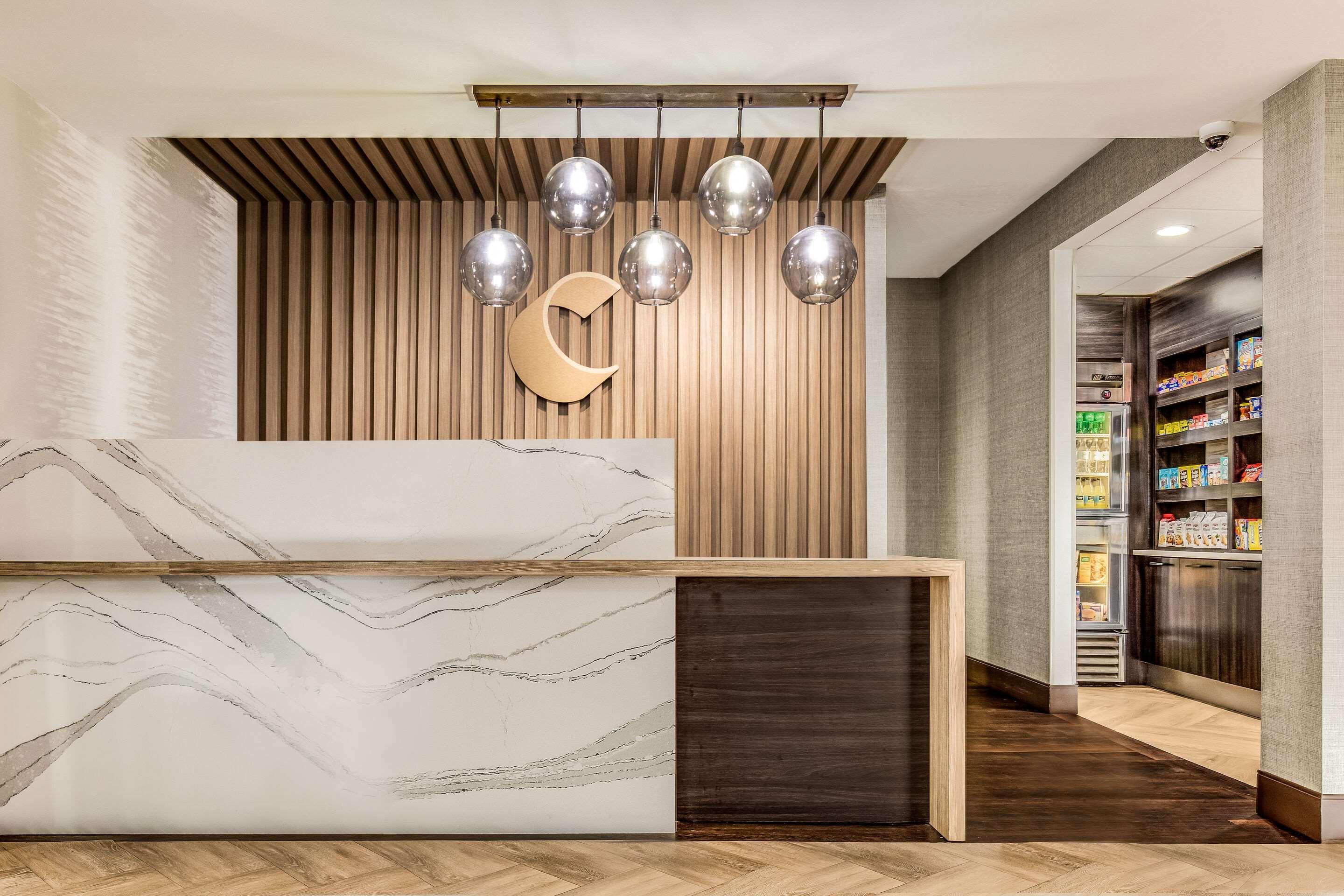 Comfort Inn & Suites Бревард Экстерьер фото