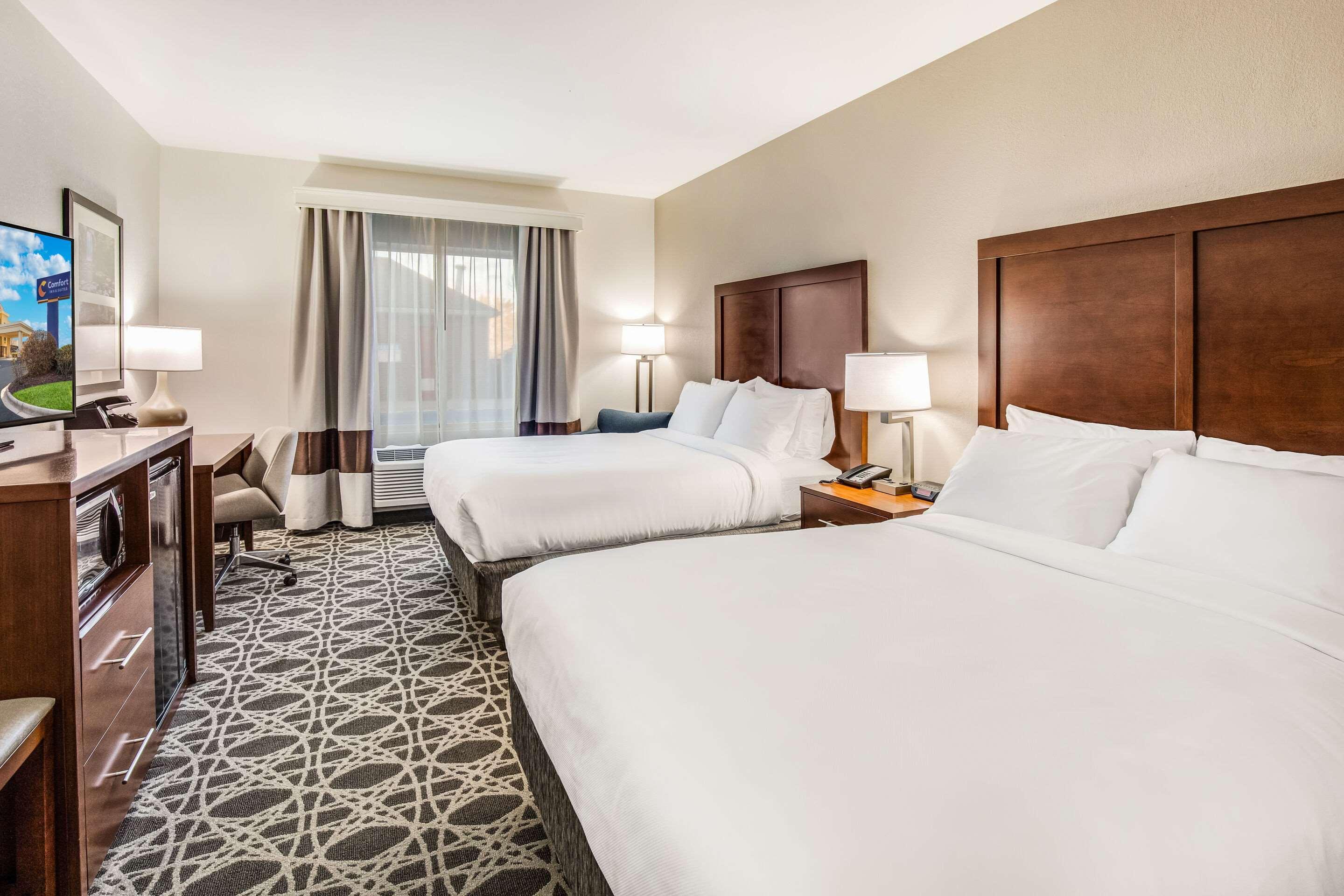 Comfort Inn & Suites Бревард Экстерьер фото