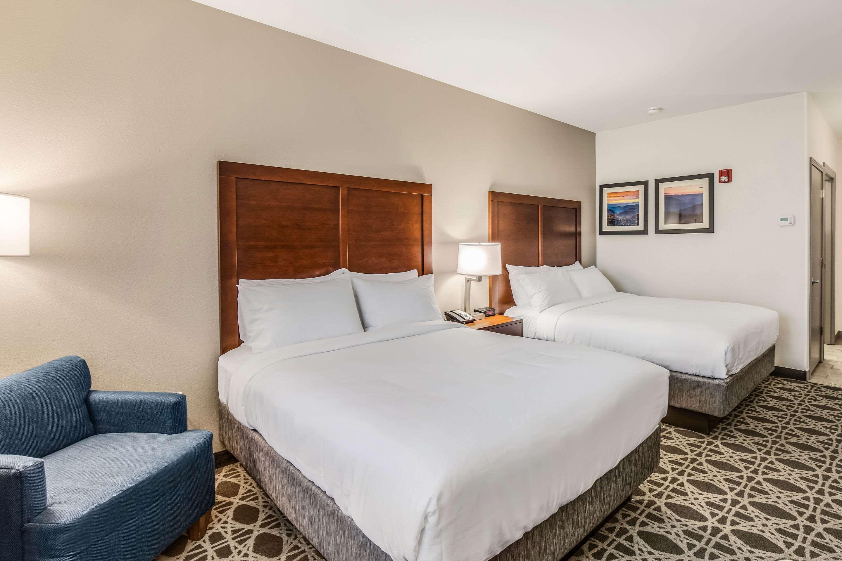 Comfort Inn & Suites Бревард Экстерьер фото