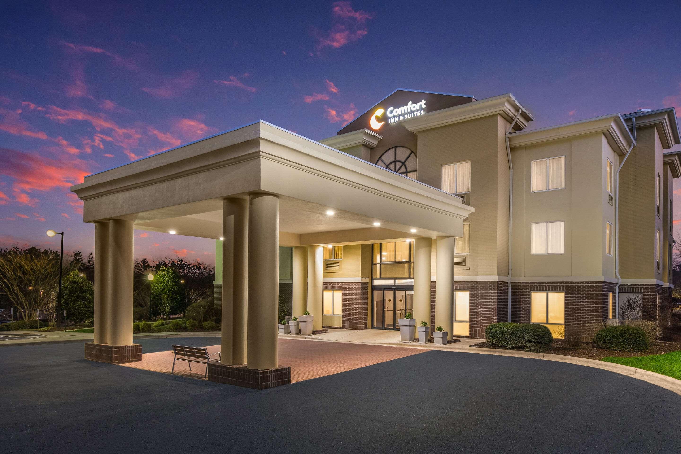 Comfort Inn & Suites Бревард Экстерьер фото