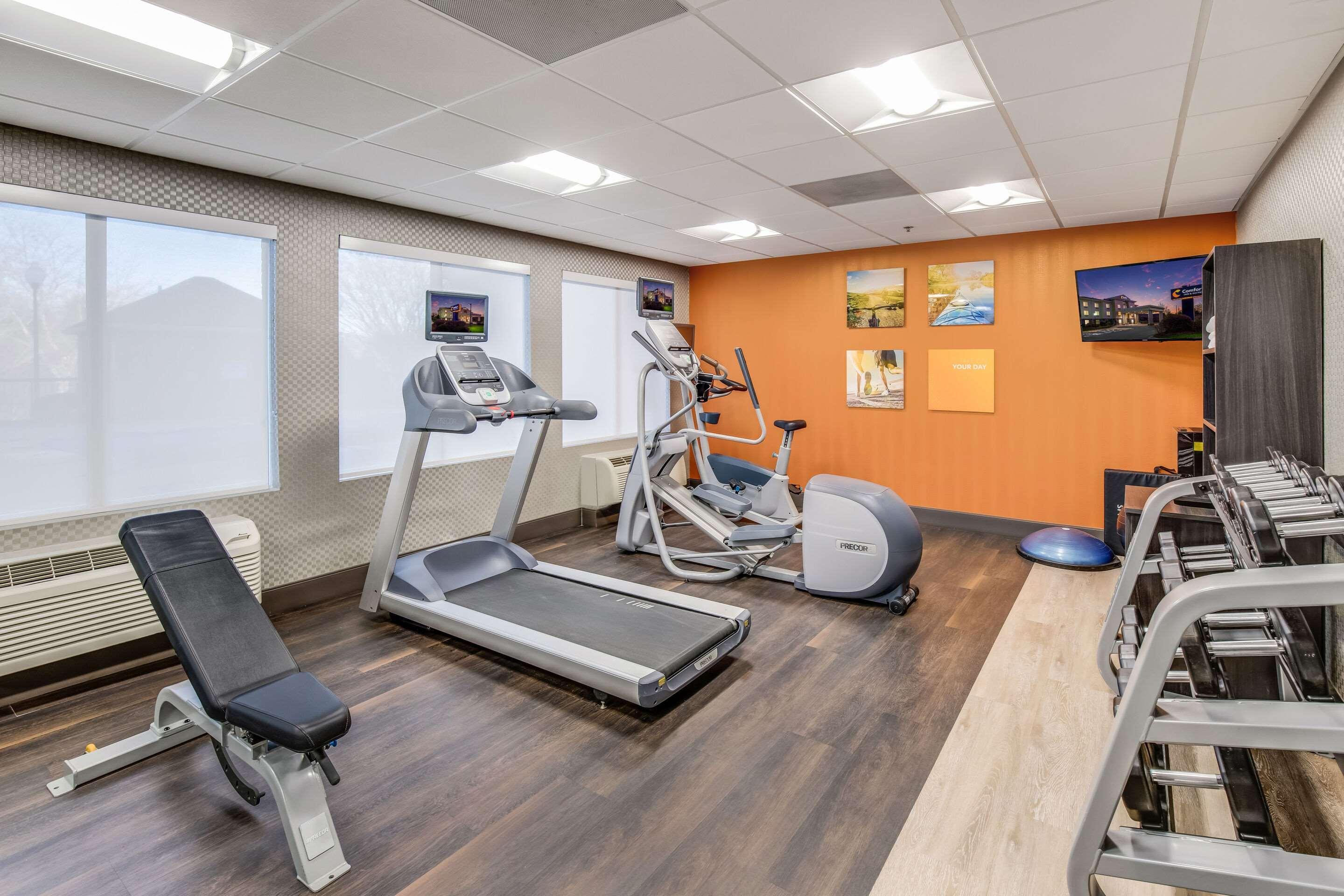 Comfort Inn & Suites Бревард Экстерьер фото