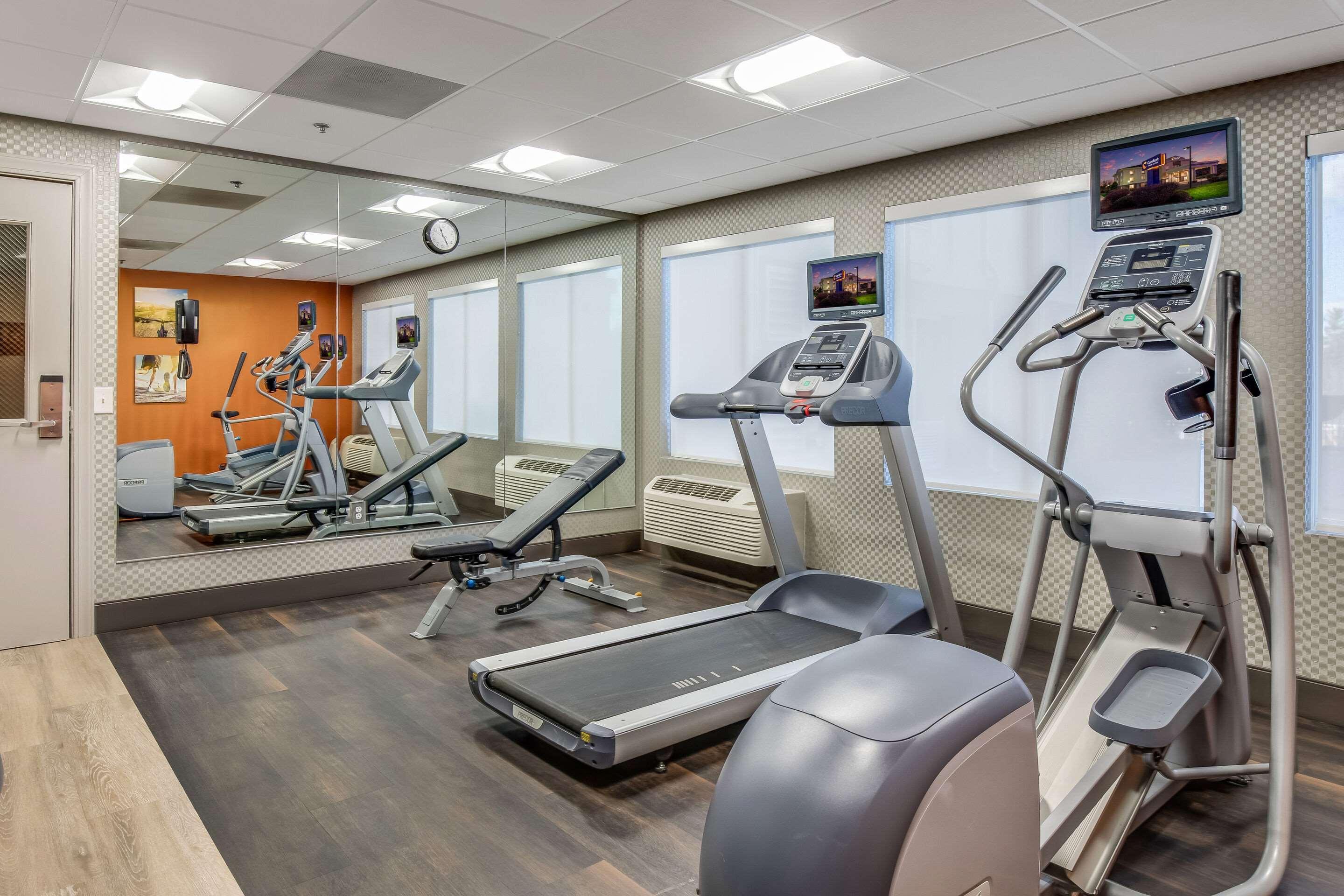 Comfort Inn & Suites Бревард Экстерьер фото