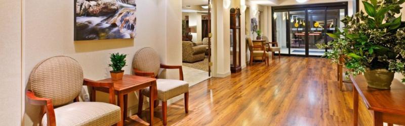 Comfort Inn & Suites Бревард Экстерьер фото