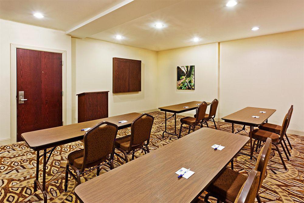 Comfort Inn & Suites Бревард Удобства фото